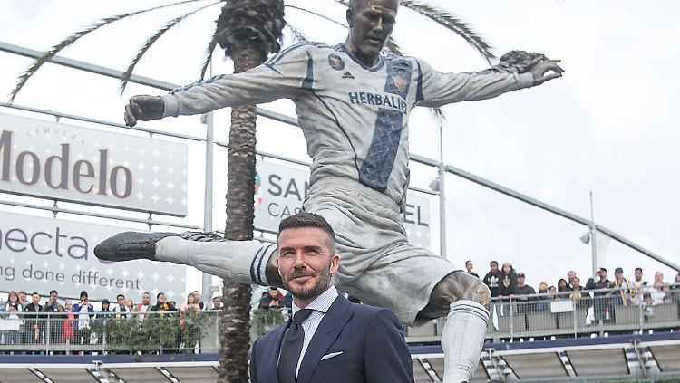 David Beckham bei der Enthüllung der echten Bronze-Figur vor dem Stadion seines ehemaligen Vereins L.A. Galaxy. 