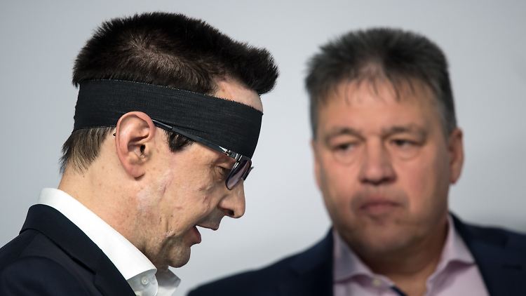 Innogy-Manager Günther zeigt sich bei der Bilanzpressekonferenz in Essen.