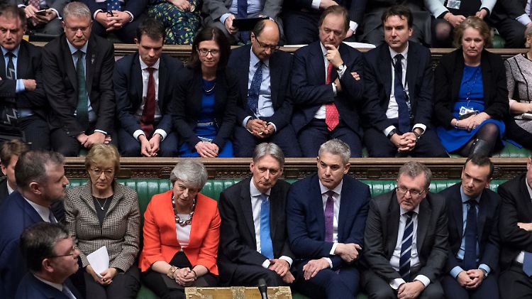 May nach der Verkündung ihrer erneuten Abstimmungsniederlage.