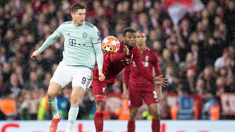 Von wem bekommt Robert Lewandowski den Ball? Auf den Außen herrscht Personalnot.