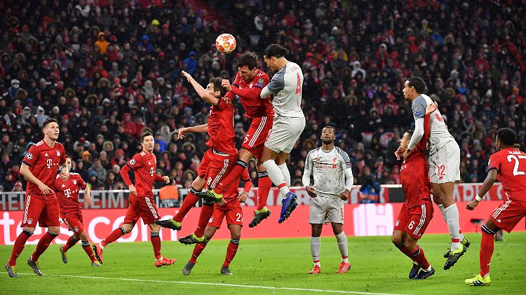 Der zurückgekehrte Liverpooler Abwehrchef van Dijk glänzt hinten und vorne.