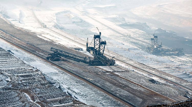 Schließungen von Kohlekraftwerken haben Auswirkungen auf den Tagebau, warnt RWE.