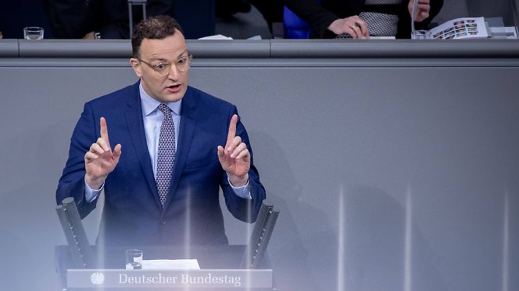 Sein bisher größtes Projekt verteidigte Jens Spahn am Donnerstag im Bundestag - am Ende wurde das Gesetz angenommen.
