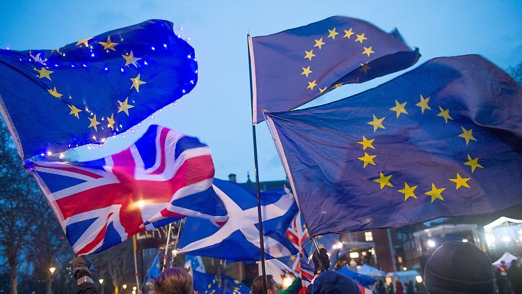 Der ursprüngliche Brexit-Termin in zwei Wochen war nicht zu halten, da Unterhaus und Regierung im Brexit-Kurs heillos zerstritten sind.