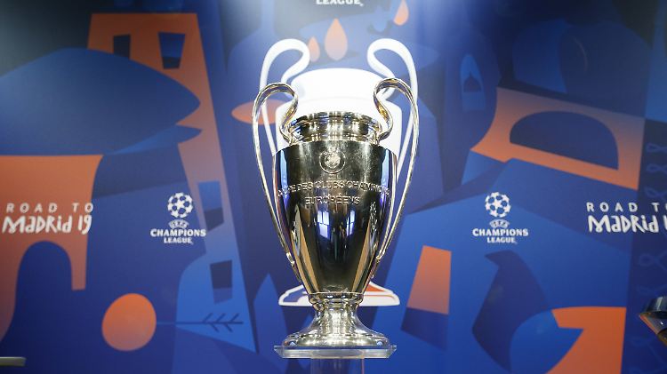 Eigentlich geht es um diesen Siegerpokal. Vor allem geht es den europäischen Fußballklubs aber um jede Menge Geld.