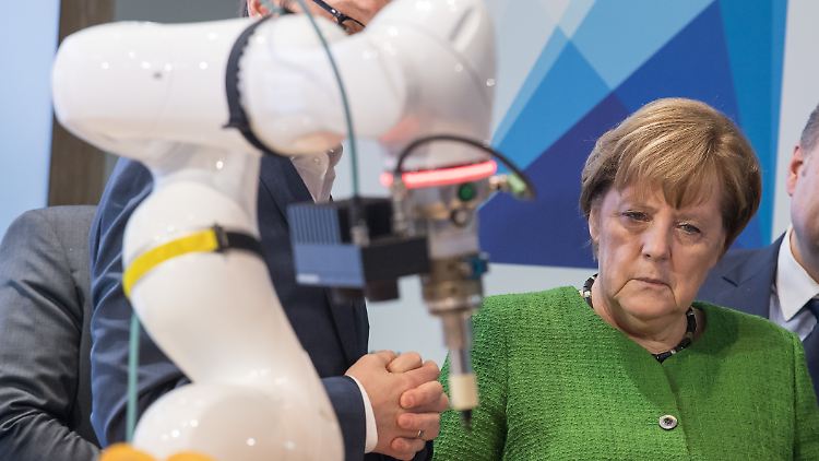 Es gehe darum, innovativ zu sein und die entsprechenden Fachkräfte zu haben, sagte Merkel.