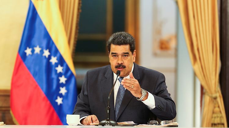 Wie genau die Änderungen des Kabinetts aussehen sollen, gab Maduro bislang nicht bekannt.