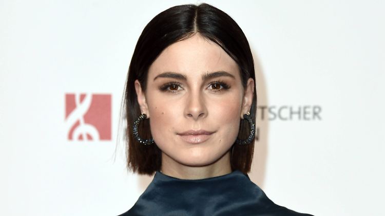 Lena Meyer-Landrut hat - so wie es aussieht - aus Trennungsschmerz eine neue Single gemacht.