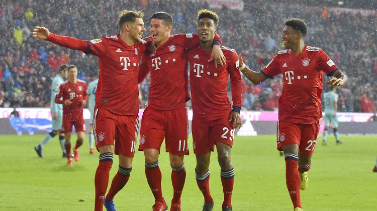 Schützenfest gegen Mainz: Der FC Bayern demonstriert seine Macht. Hier jubeln Leon Goretzka , James Rodriguez, Kingsley Coman und David Alaba.