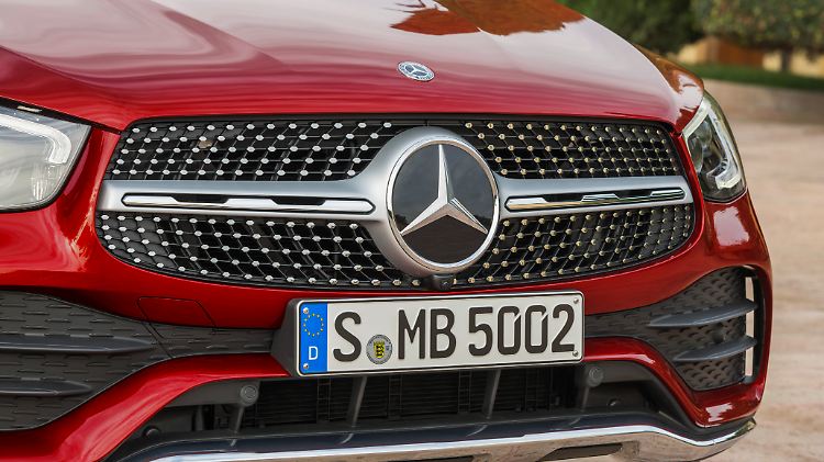 Vor allem der Kühlergrill und die Lufteinlässe des GLC Coupé wurden von den Designern überarbeitet.