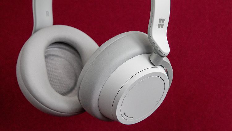Man sieht den Microsoft Surface Headphones sofort an, zu welcher Familie sie gehören.