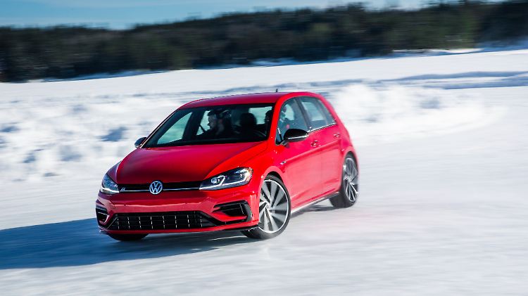 Der aktuelle Golf R auf dem Lac Sacacomie nordöstlich von Montreal.  