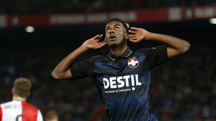 Alexander Isak trifft für Willem II regelmäßig.