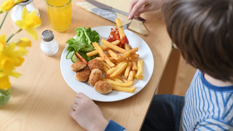 Gastwirte wissen, was Kindern schmeckt? In mehr als der Hälfte der aller Gerichte sind laut einer Studie Pommes dabei.