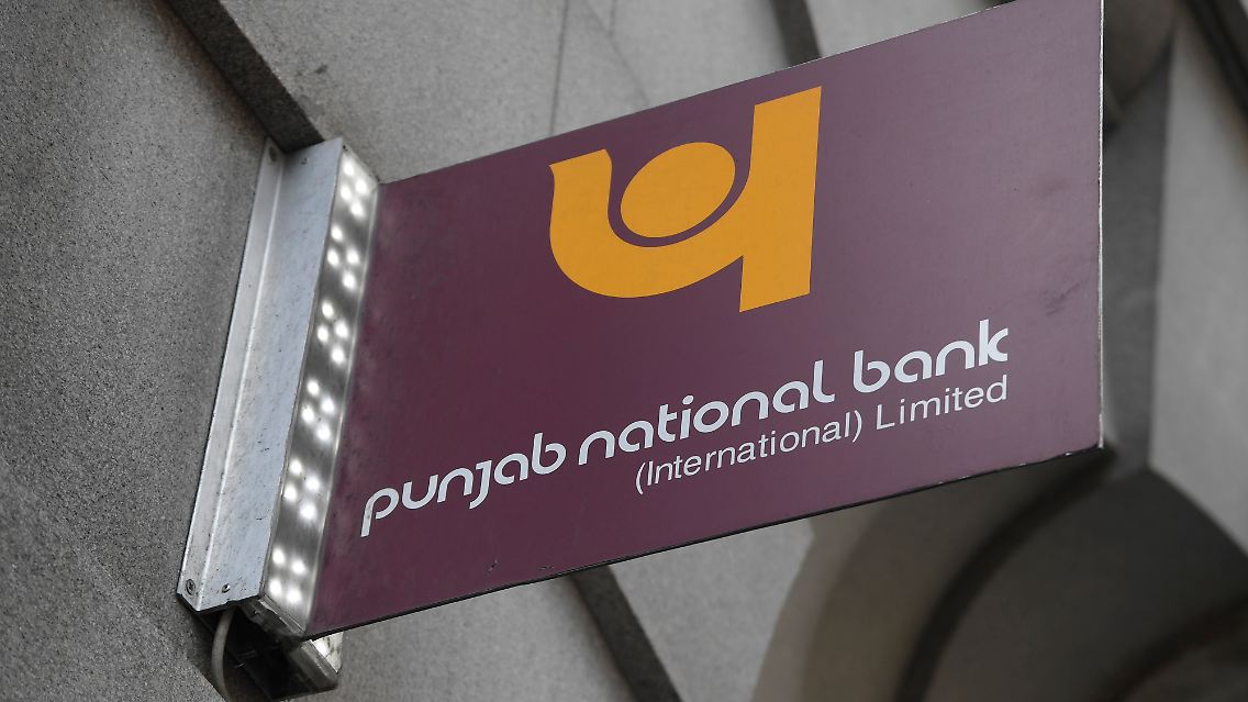 Laut PNB hatten Mitarbeiter des Instituts betrügerische Darlehen im Volumen von umgerechnet rund zwei Milliarden Dollar an zwei Juweliersgruppen geschleust, die von Modi und dessen Onkel Mehul Choksi kontrolliert wurden.