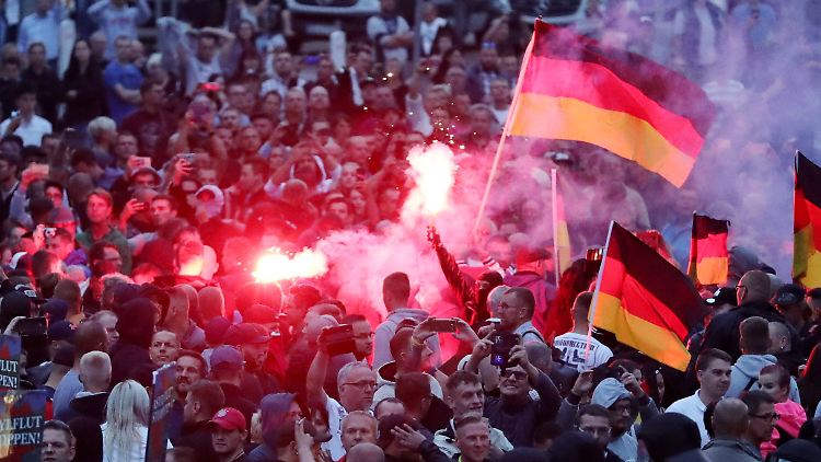Unrühmliche Bilder: Beim Chemnitzer Stadtfest im August zogen Neonazis durch die Stadt. In diesem Jahr soll es das Fest nicht mehr geben.