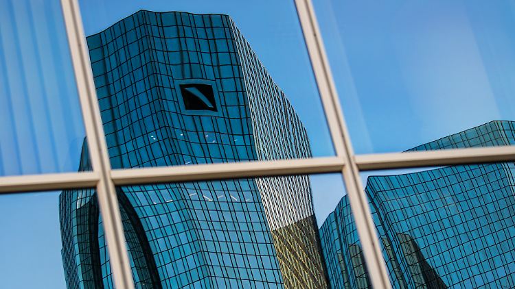 Gibt es eine undichte Stelle im Aufsichtsrat der Deutschen Bank? Das Institut hat Ermittler eingeschaltet.