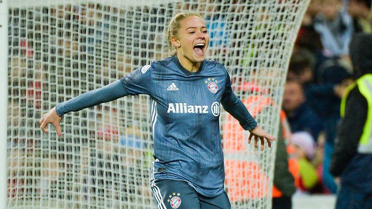 Fridolina Rolfö traf für den FC Bayern München - und nährte den Triple-Traum!