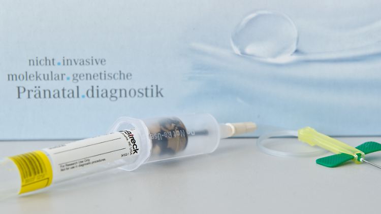 Ein "Praena-Test" der Firma LifeCodexx, der über eine vorgeburtliche Blutentnahme Aufschluss über eine mögliche Erkrankung des Kindes an Trisomie 21 geben soll.