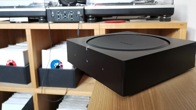 Der Sonos Amp bindet unter anderem alte Plattenspieler in ein Multiroom-System ein.