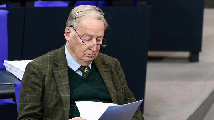 Gauland sieht sich wegen einer privaten Steuerangelegenheit mit Ermittlungen konfrontiert.