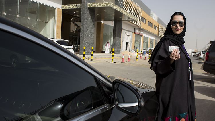 Der saudische Kronprinz ließ sich für die Reform feiern: Seit dem vergangenen Juni dürfen Frauen in dem arabischen Königreich Autofahren. Doch seit Mai sitzen die Vorkämpferinnen dafür in Haft. Jetzt beginnt in Riad der Prozess.