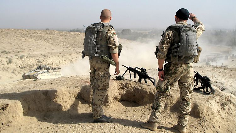 Die Lage hat sich nicht entspannt. Die Bundeswehr bleibt daher noch ein weiteres Jahr in Afghanistan, beschließt der Bundestag. 