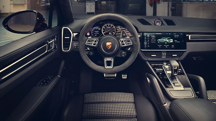Der Innenraum ist soweit bekannt, aber das Karomuster der Sportsitze gibt es so nur im Cayenne Coupé.