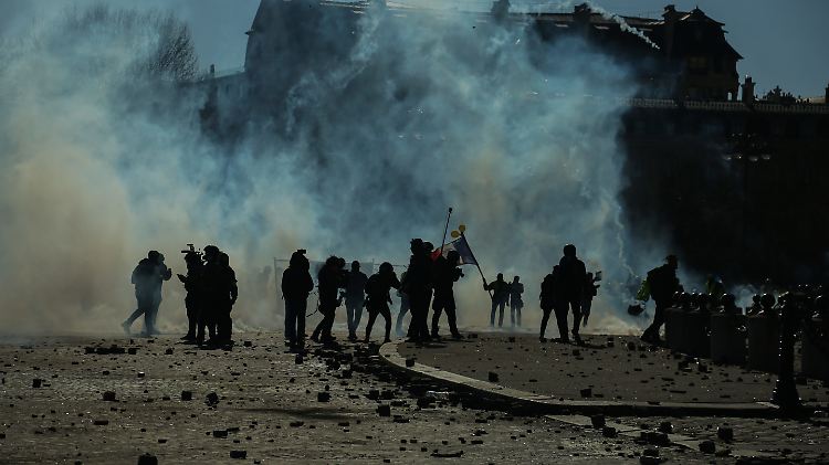 Solche Szenen, wie am vergangen Wochenende, will die Polizei nun mit einem Demo-Verbot verhindern.