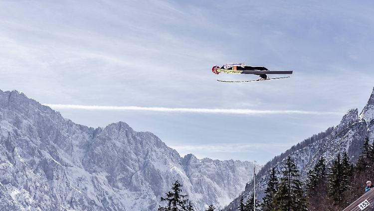 Markus Eisenbichler gelangen beim Skiflug-Weltcup in Planica zwei starke Sprünge.