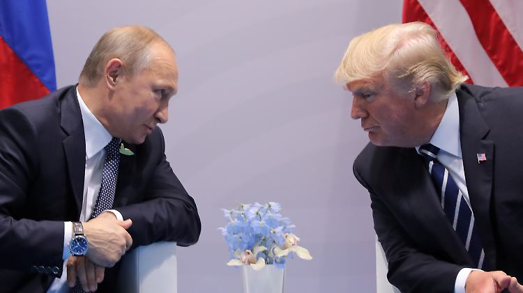 Trump und Putin (r.), hier bei einem Treffen 2017, haben lange miteinander telefoniert.