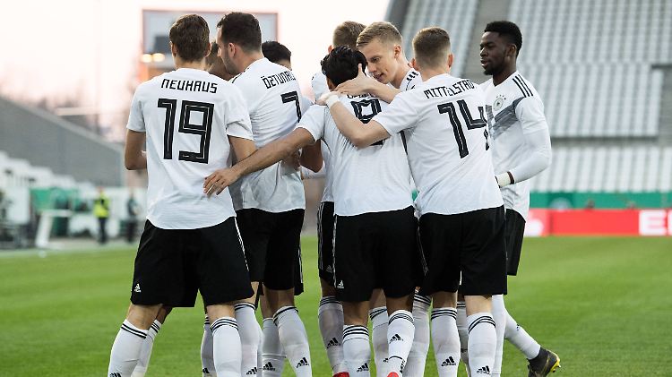 Torjubel beim Freundschaftsspiel: Was kann der DFB-Nachwuchs gegen die Three Lions reißen?