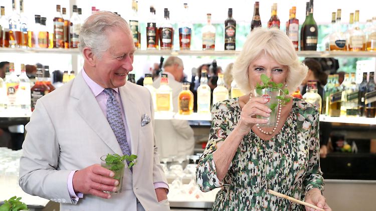 Und Prost! Prinz Charles und Herzogin Camilla auf Kuba.