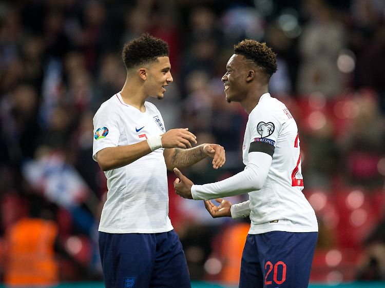 Jadon Sancho und Callum Hudson-Odoi wurden mit Affenlauten geschmäht.