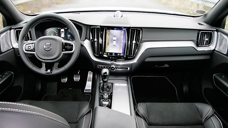 Hochwertige Materialien und saubere Verarbeitung untermauern Volvos Premium-Anspruch.