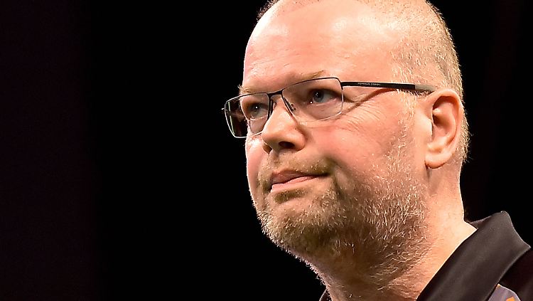 Der Mann, der bei der PDC-WM 2009 mit nur neun Darts ein 501er-Spiel gewann: Raymond van Barneveld.