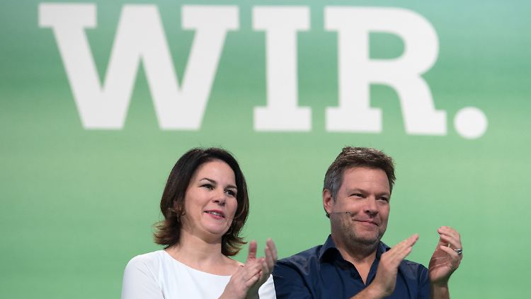 Annalena Baerbock und Robert Habeck, die Vorsitzenden von Bündnis 90/Die Grünen, wollen einer "Gesellschaft der vielen" Halt zu geben.