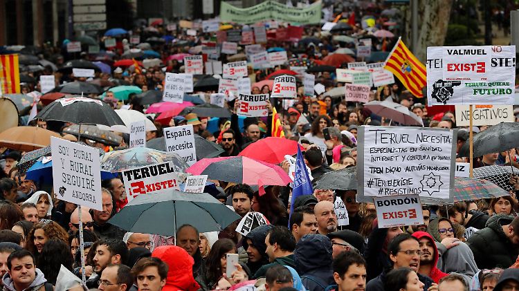 Zehntausende machten in Madrid auf das Problem Landflucht aufmerksam.
