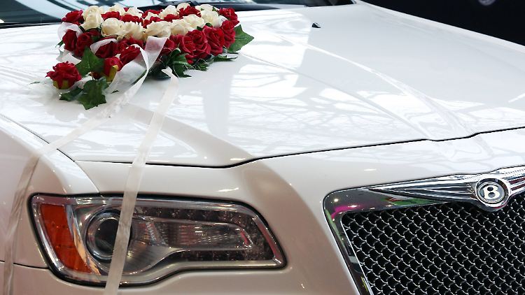 "Schau Spatz, wie schön wir es damals hatten." Vielleicht gäb's einen Like der Polizei, wenn fürs Gruppenfoto nicht die Autobahn gesperrt worden wäre.