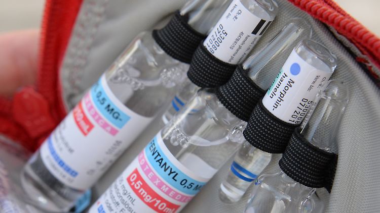Ampullen mit dem Schmerzmittel Fentanyl. 