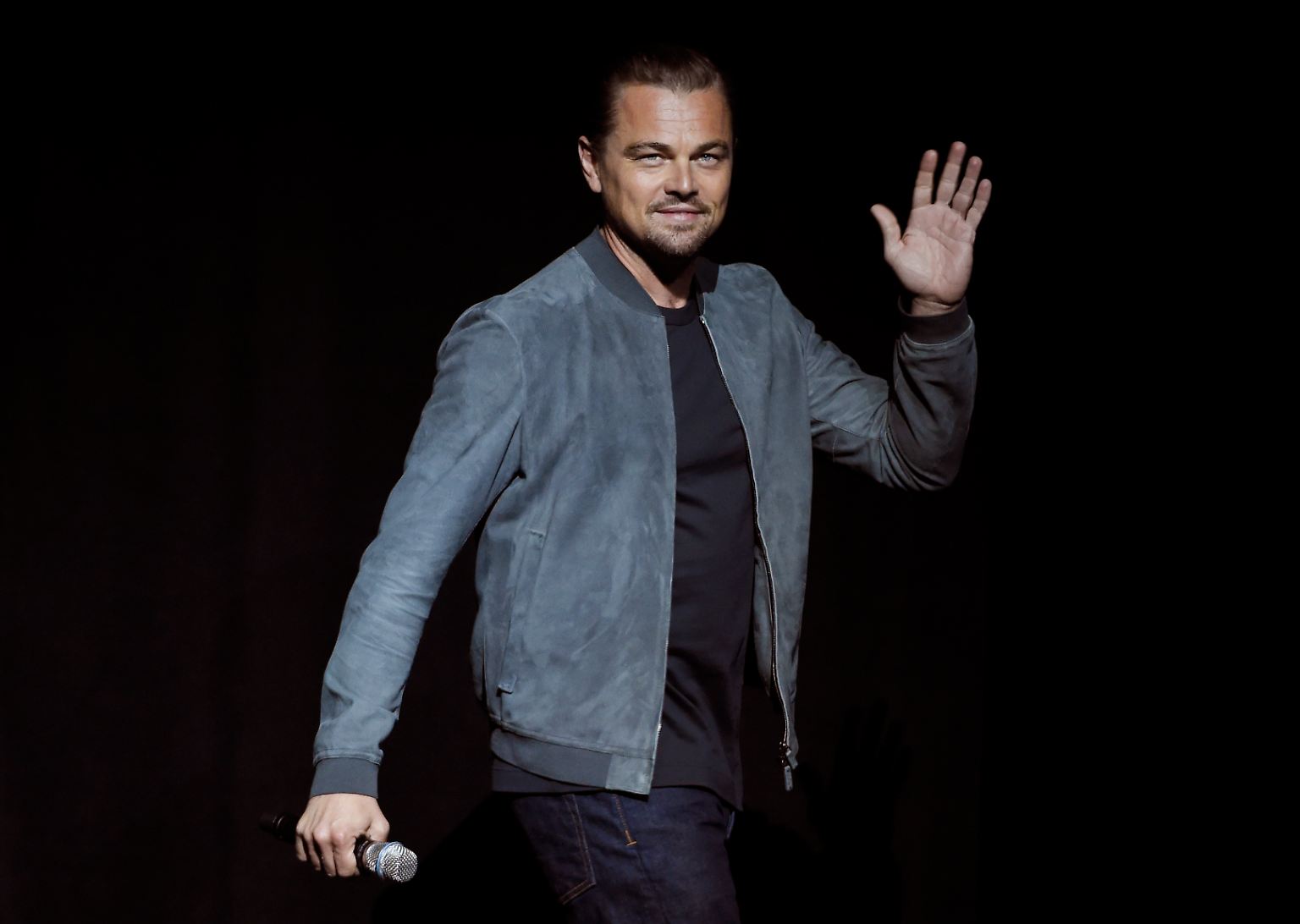 Gestatten? Der Leo, Schauspieler und hochoffizieller Vernascher diverser Schönheiten.