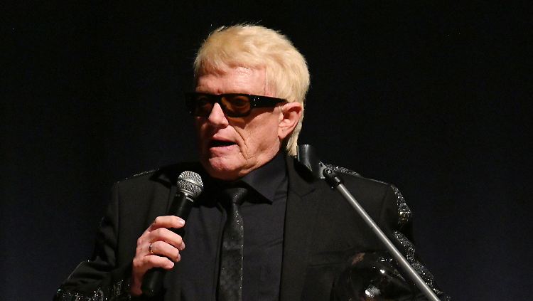 Heino will weiter singen - etwa auf Betriebsfesten.
