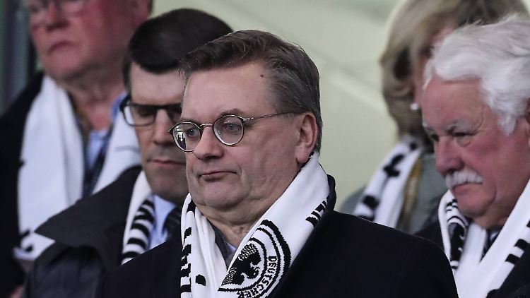 Reinhard Grindels Rücktritt sei "die beste Entscheidung für den deutschen Fußball".