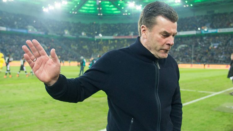 Dieter Hecking empfindet ein Aus als Trainer von Borussia Mönchengladbach als "Riesen-Enttäuschung".