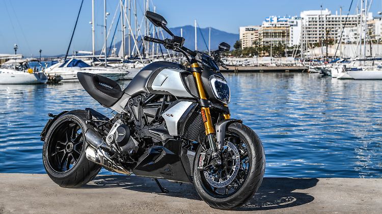Die Ducati Diavel 1260 S sieht aus wie 300 Kilogramm, wiegt aber nur 244.