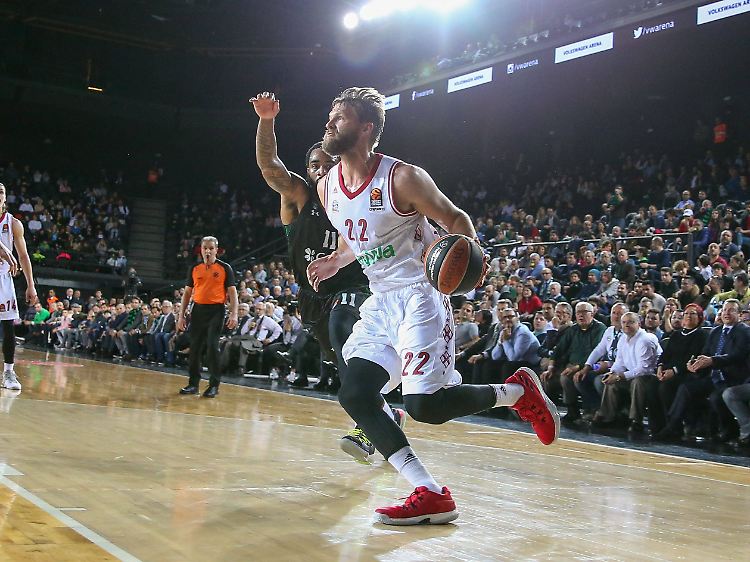 Die Bayern-Basketballer um Danilo Barthel scheiterten in der EuroLeague denkbar knapp, die finanzielle Kluft zur europäischen Spitze ist aber noch groß.