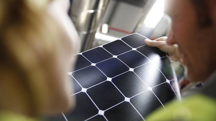 Grünen-Fraktionsvize Audretsch fordert Investitionen in "Zukunftstechnologien". Dafür bräuchte es zunächst ein strategisches Konzept für Energieversorgung und -sicherheit, kontert FDP-Generalsekretär Djir-Sarai.