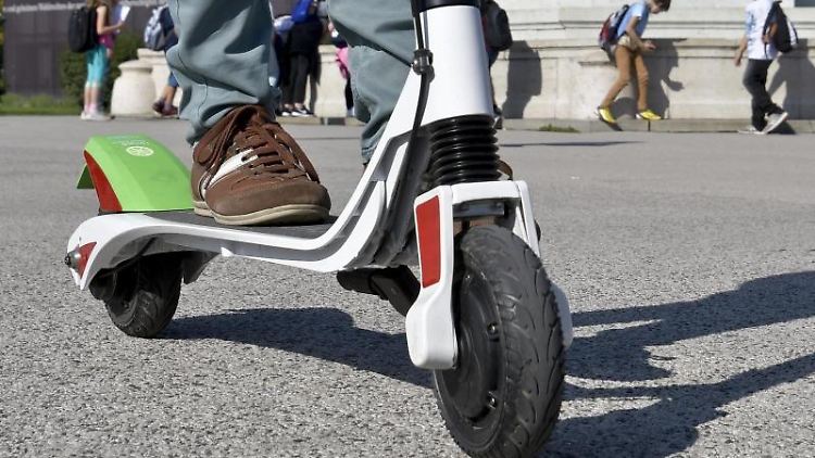 Soll in den nächsten zehn Jahren das Auto ein bisschen aus der Stadt verdrängen - der E-Scooter.
