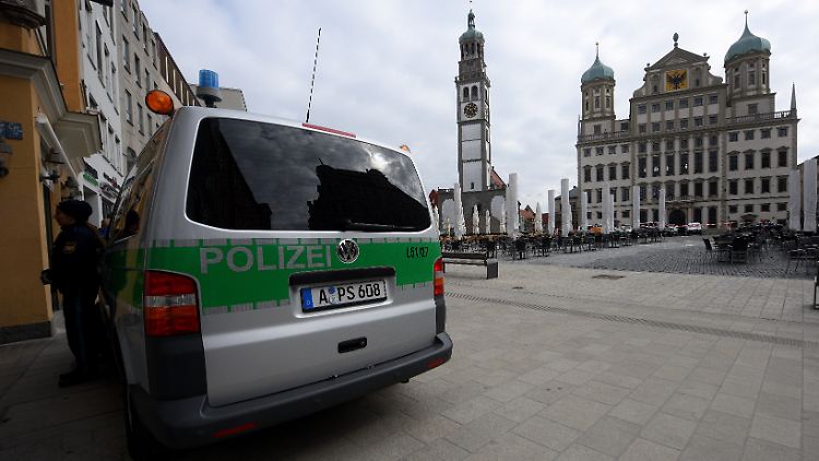 Nach einer Bombendrohung wurde im März auch der zentrale Platz in der Augsburger Innenstadt gesperrt. (Archivbild).