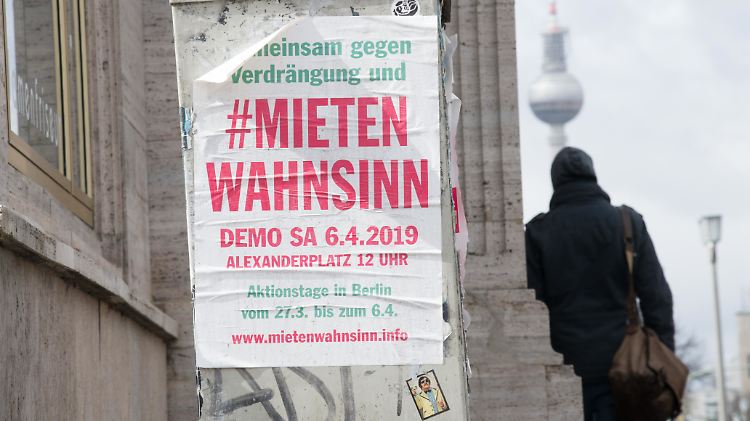 Die Mietpreise in Berlin steigen seit Jahren massiv an. Viele Menschen können sich das Leben in der Hauptstadt daher nicht mehr leisten.